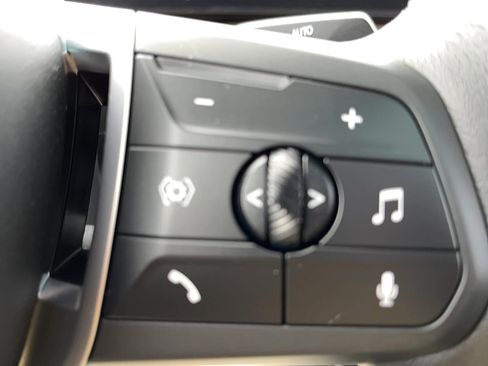 Used 2025 BMW X2 xDrive28i w/ Premium Package image 10