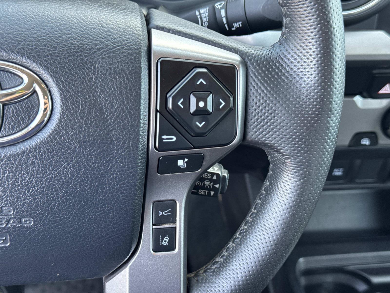 Used 2023 Toyota Tacoma SR5 RWD image 11