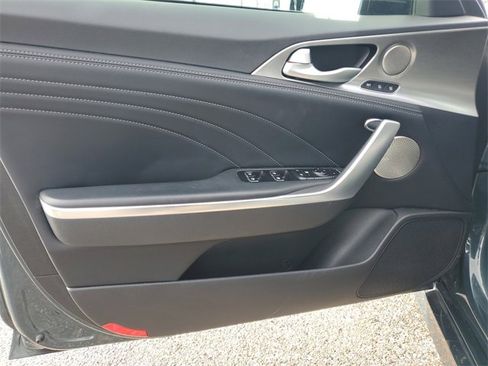 Used 2022 Kia Stinger GT2 image 19