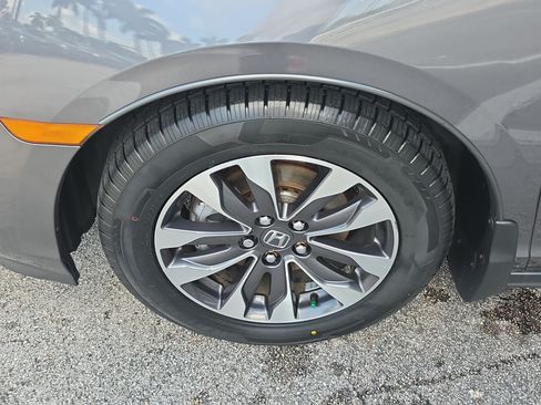 Certified 2024 Honda Odyssey EX-L image 8