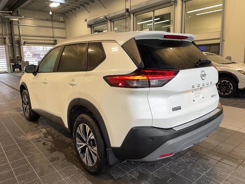 Used 2023 Nissan Rogue SV w/ SV Premium Package AWD/4WD image 16