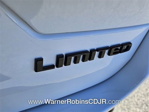 New 2025 Jeep Grand Cherokee Limited w/ Luxury Tech Group II image 11