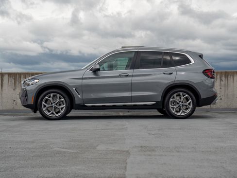 Used 2024 BMW X3 xDrive30i w/ Premium Package AWD/4WD image 3