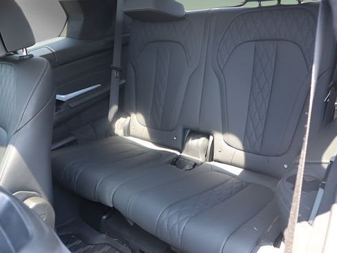 Used 2025 BMW X7 M60i w/ Executive Package AWD/4WD image 40