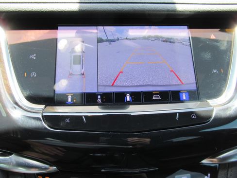 Used 2022 Cadillac XT6 Premium Luxury w/ Technology Package FWD image 28