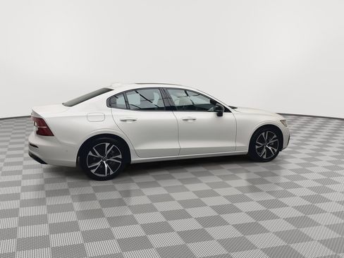 Used 2024 Volvo S60 B5 Plus image 38