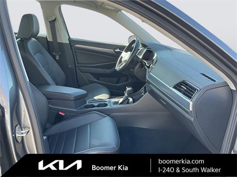 Used 2024 Volkswagen Jetta SE image 11