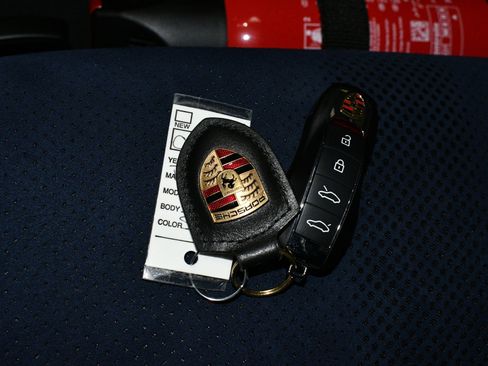 Used 2025 Porsche 718 Cayman GT4 RS w/ Weissach Package image 97