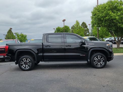 Used 2022 GMC Sierra 1500 AT4 w/ AT4 Premium Package AWD/4WD image 2