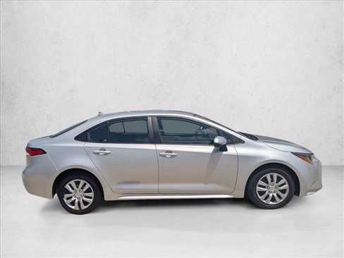 Used 2024 Toyota Corolla LE FWD image 4