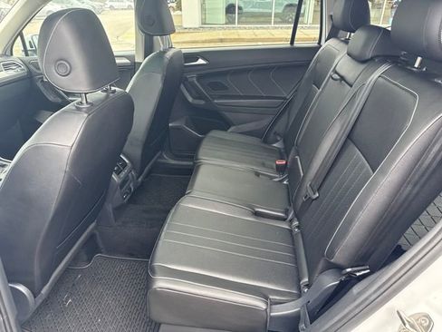 Certified 2024 Volkswagen Tiguan SE image 30