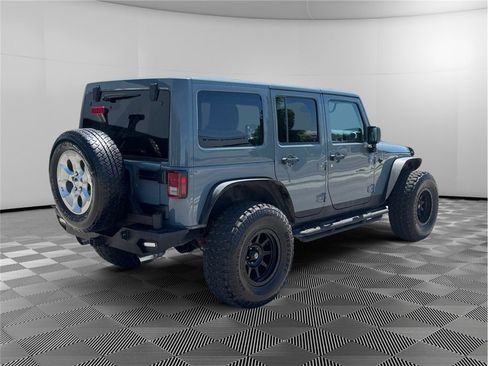 Used 2014 Jeep Wrangler Unlimited Sahara w/ Connectivity Group AWD/4WD image 5