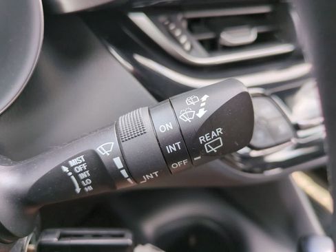 Used 2019 Toyota C-HR LE FWD image 24