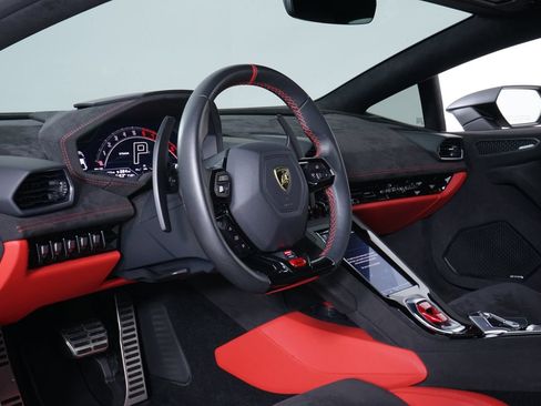 Used 2023 Lamborghini Huracan Tecnica RWD image 4