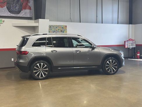 Used 2022 Mercedes-Benz GLB 250 4MATIC image 21