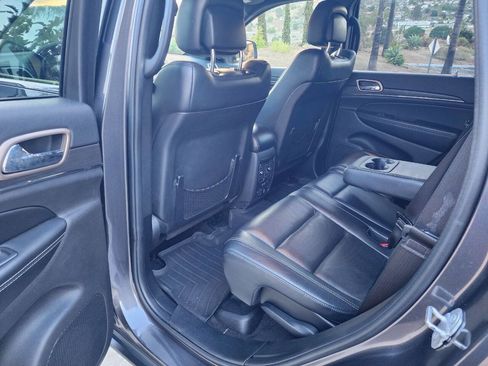 Used 2016 Jeep Grand Cherokee Limited w/ Luxury Group II image 20