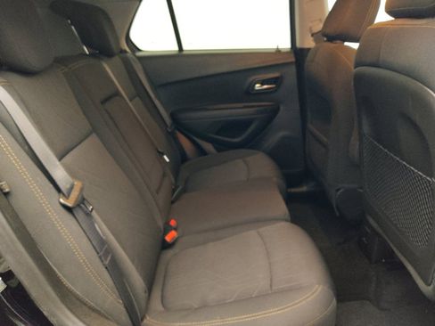 Used 2020 Chevrolet Trax LT FWD image 19
