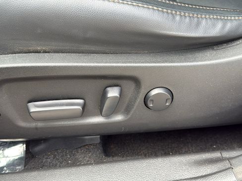 Used 2018 Toyota Highlander XLE AWD/4WD image 12