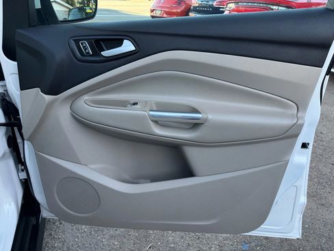 Used 2016 Ford C-MAX Energi SEL w/ Equipment Group 302A image 32