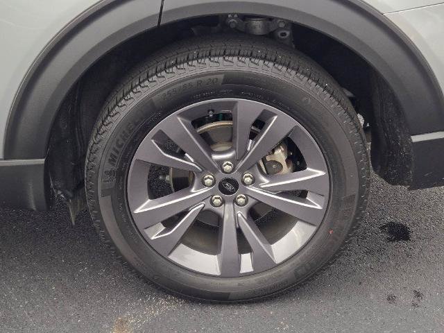 Certified 2025 Ford Explorer Active w/ Active Comfort Package AWD/4WD image 18