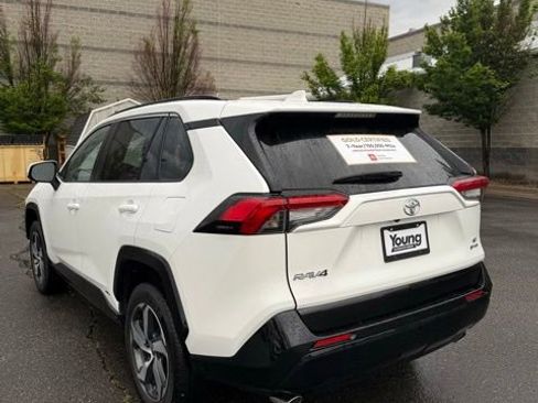 Certified 2025 Toyota RAV4 SE AWD/4WD image 8