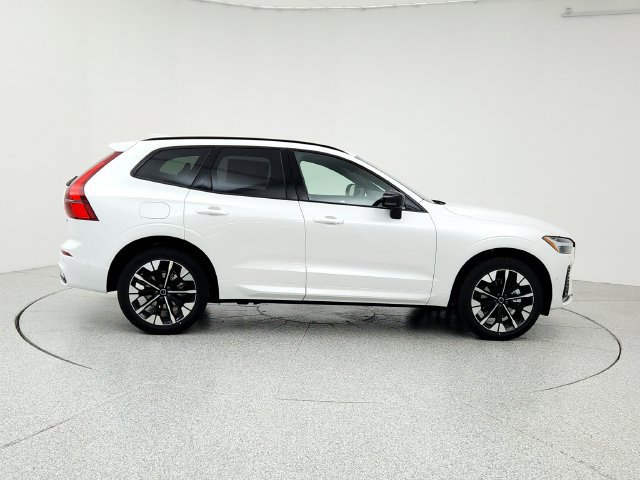 New 2026 Volvo XC60 B5 Plus w/ Protection Package Premier AWD/4WD image 4