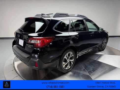 Used 2018 Subaru Outback 3.6R Limited AWD/4WD image 2