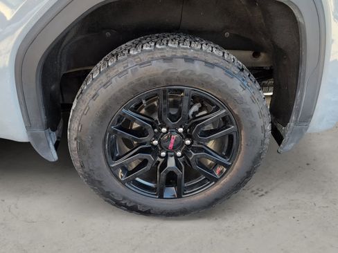 Used 2024 GMC Sierra 1500 Elevation w/ Elevation Premium Package image 9