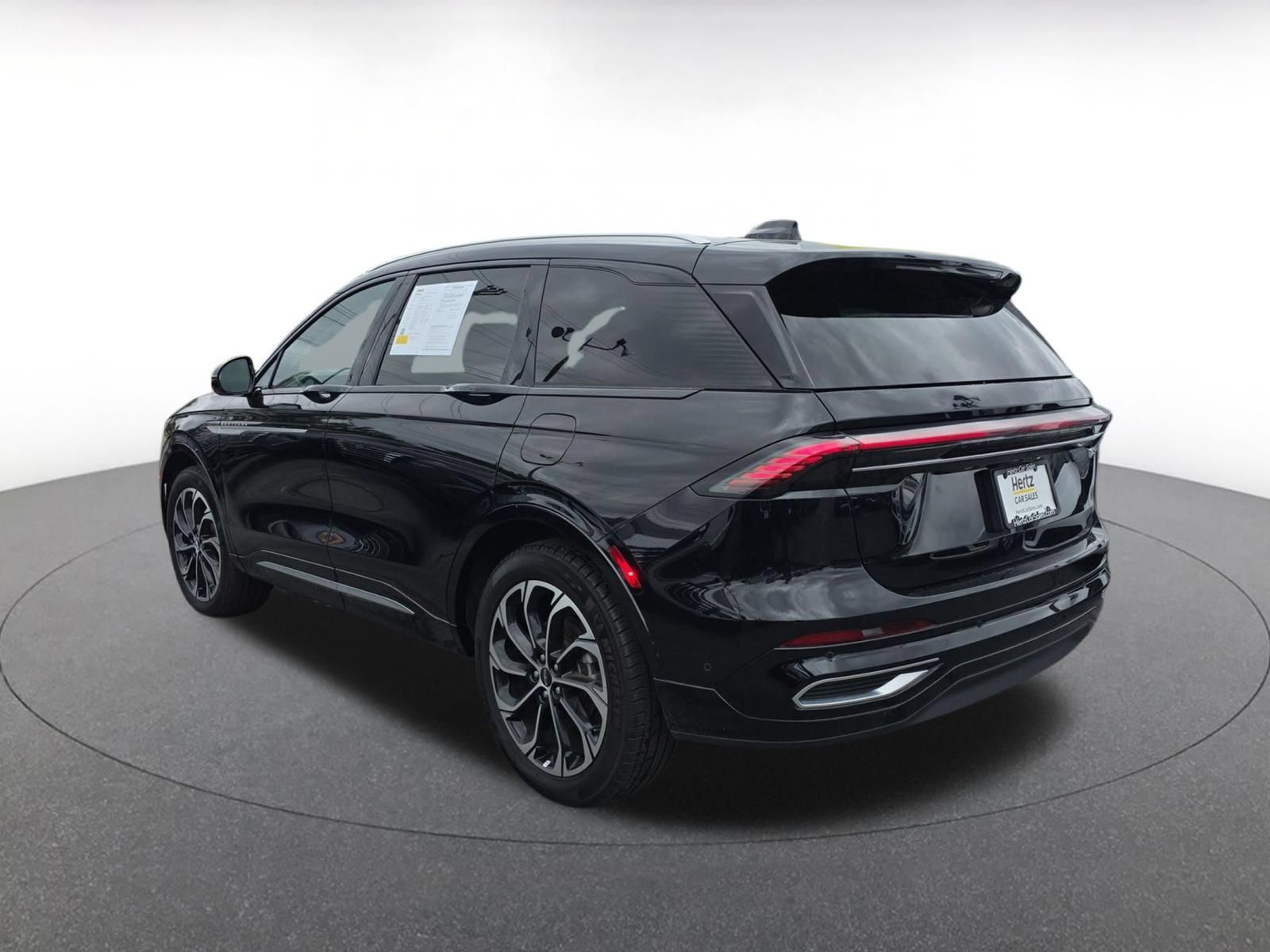 Used 2024 Lincoln Nautilus Reserve AWD/4WD image 6