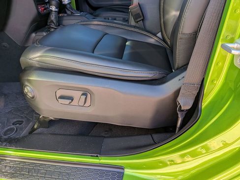 Used 2025 Jeep Wrangler Unlimited Rubicon 392 image 16