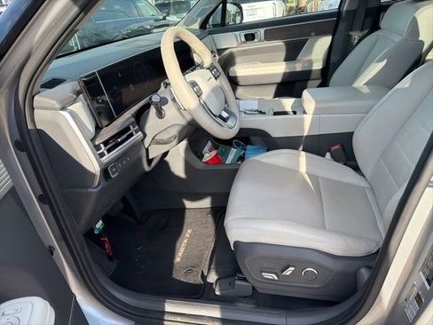 Used 2024 Hyundai Santa Fe Limited FWD image 11
