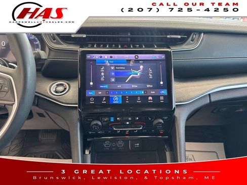 Used 2023 Jeep Grand Cherokee L Limited w/ Luxury Tech Group II AWD/4WD image 18