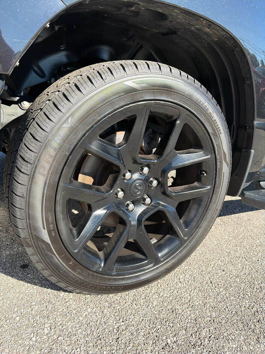 Used 2023 RAM 1500 Laramie AWD/4WD image 19