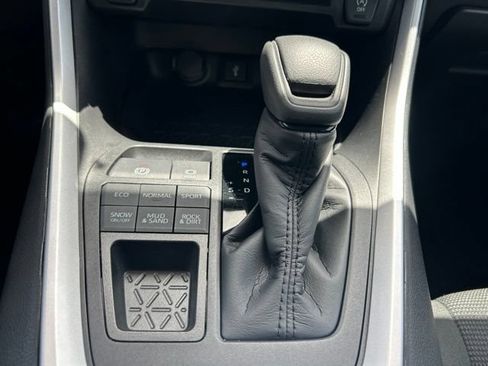 Used 2021 Toyota RAV4 LE AWD/4WD image 26