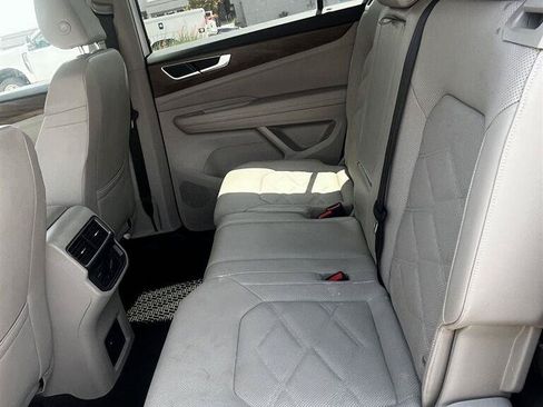 Used 2024 Volkswagen Atlas SE FWD image 5