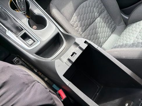 Used 2021 Chevrolet Equinox LT FWD image 19