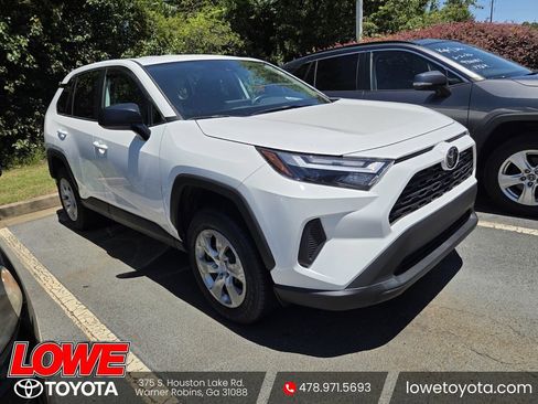 Used 2025 Toyota RAV4 LE AWD/4WD image 1