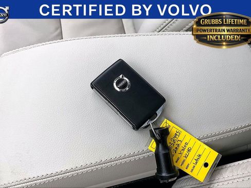 Used 2023 Volvo XC40 B5 Ultimate w/ Protection Package Premier AWD/4WD image 12