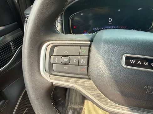 Used 2024 Jeep Wagoneer L Series II w/ Flexible Seating Group AWD/4WD image 17