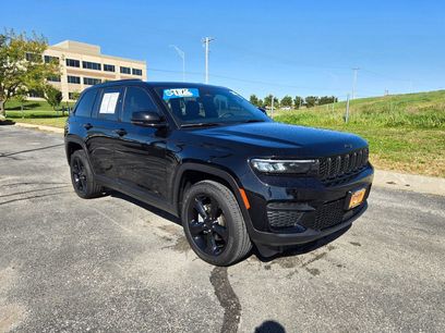 Used 2023 Jeep Grand Cherokee Altitude