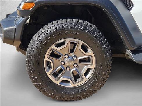 Used 2020 Jeep Gladiator Sport w/ Quick Order Package 24S image 23