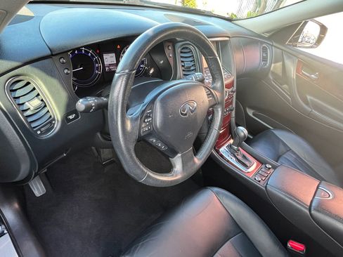 Used 2016 INFINITI QX50 2WD w/ Premium Plus Package image 11