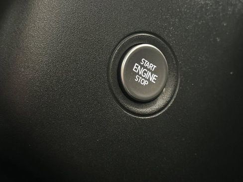 Used 2022 Volkswagen ID.4 Pro S image 28