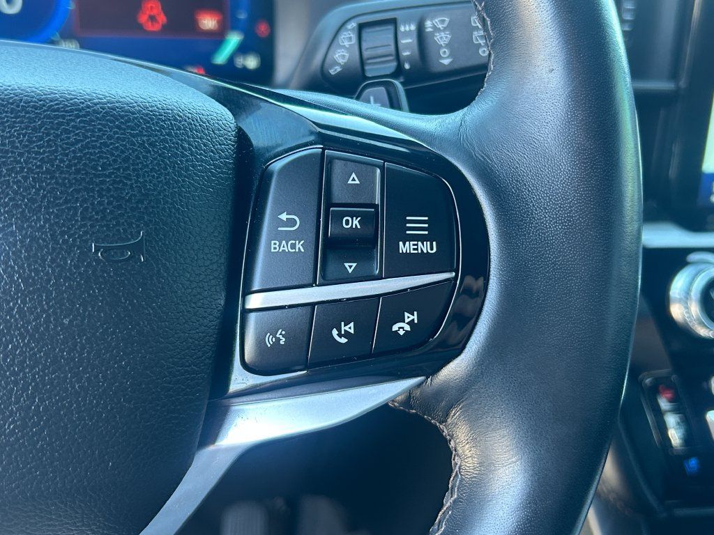 Used 2021 Ford Explorer Platinum w/ Equipment Group 601A AWD/4WD image 18