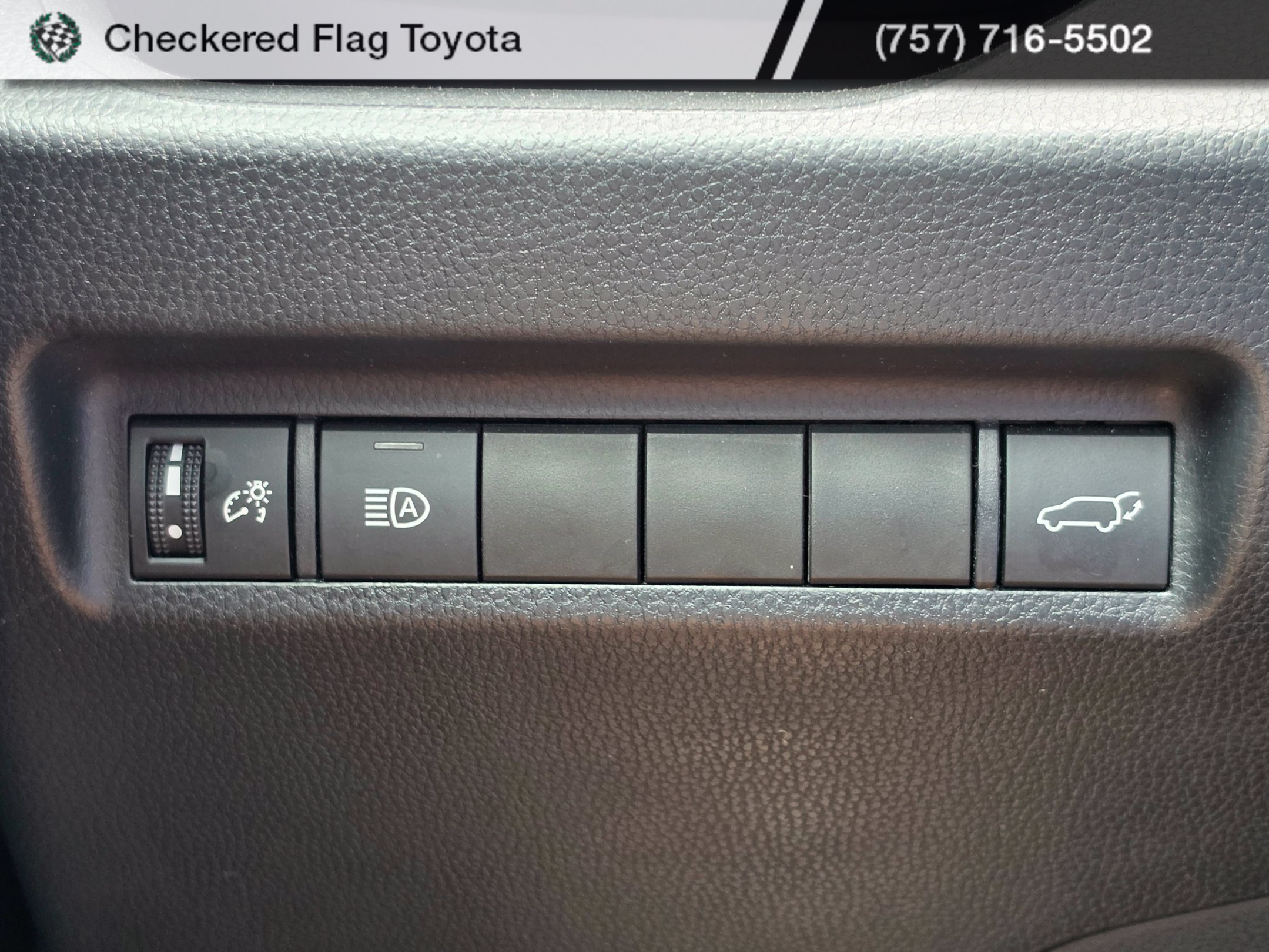 Used 2022 Toyota RAV4 XLE w/ Convenience Package AWD/4WD image 11