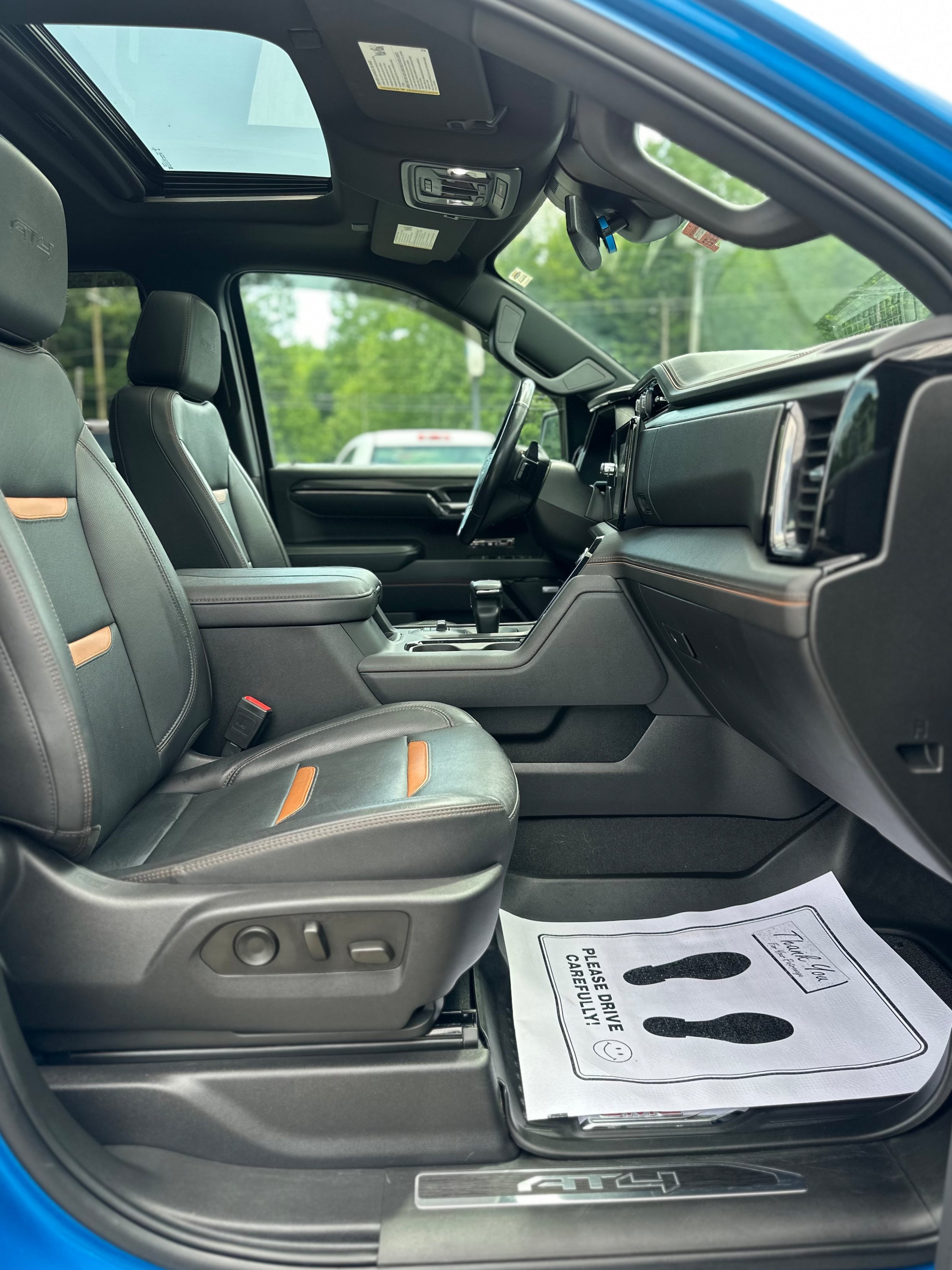 Used 2023 GMC Sierra 1500 AT4 w/ AT4 Premium Package AWD/4WD image 25