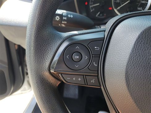 Used 2022 Toyota Corolla LE image 20