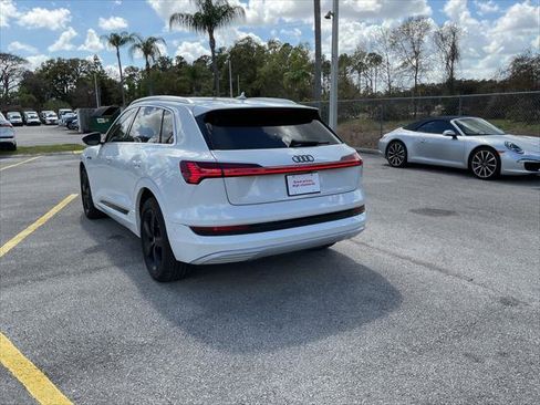 Used 2019 Audi e-tron Premium Plus image 9