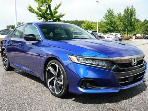 Used 2022 Honda Accord Sport image 3