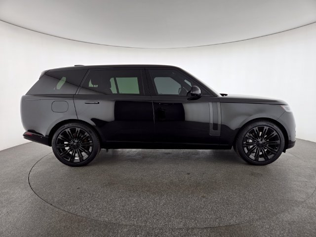 Used 2026 Land Rover Range Rover Long Wheelbase SE AWD/4WD image 6